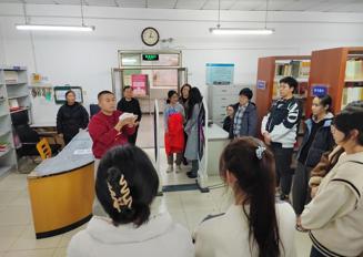 图书馆圆满举行消防安全疏散演练